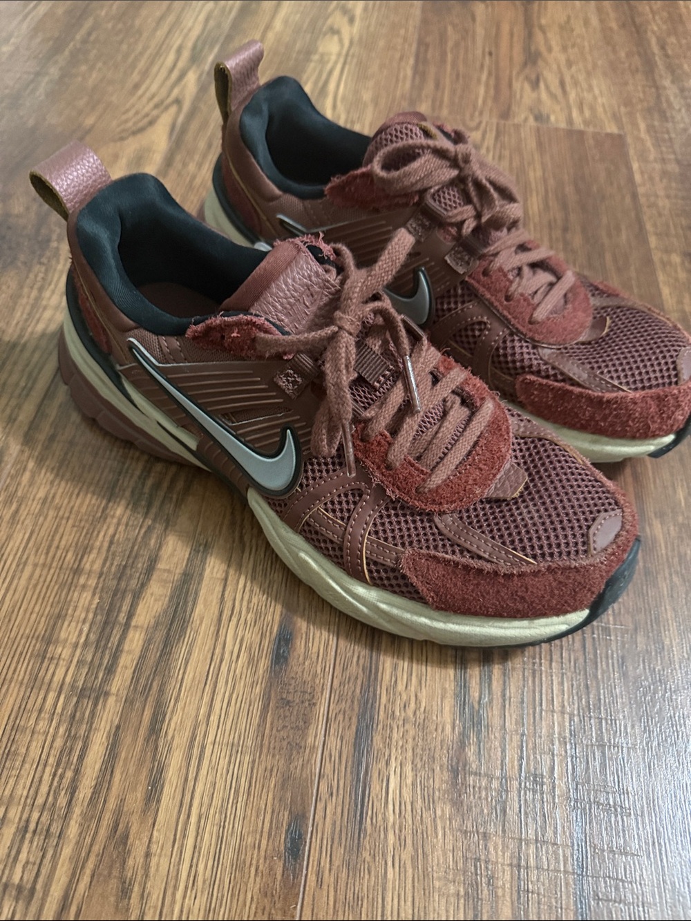 Nike Women’s V2K Run Tennis shoe
